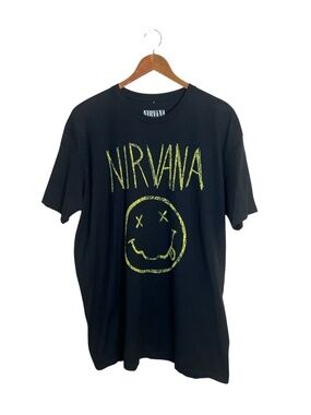 2015 Nirvana Chalk Smile Grunge Rock Licenced Band T Shirt XL
